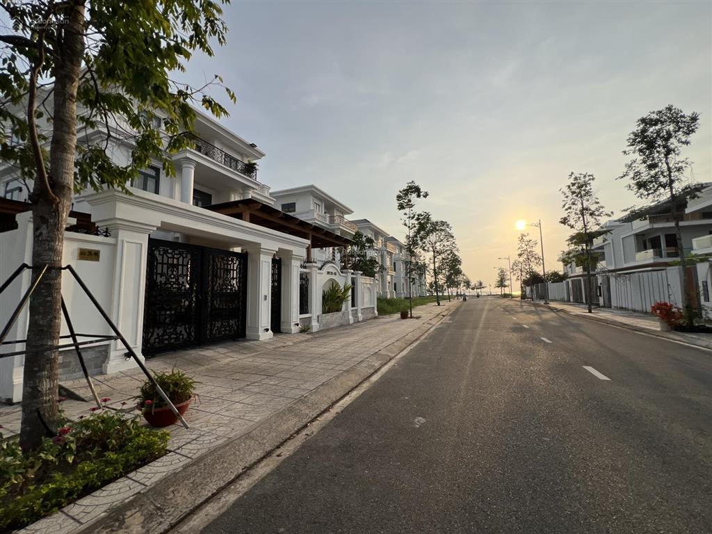 Biệt thự đơn lập view biển rạch giá, 16 x 27m, 1 trệt 2 lầu, giá chỉ 10,4 tỷ bán gấp