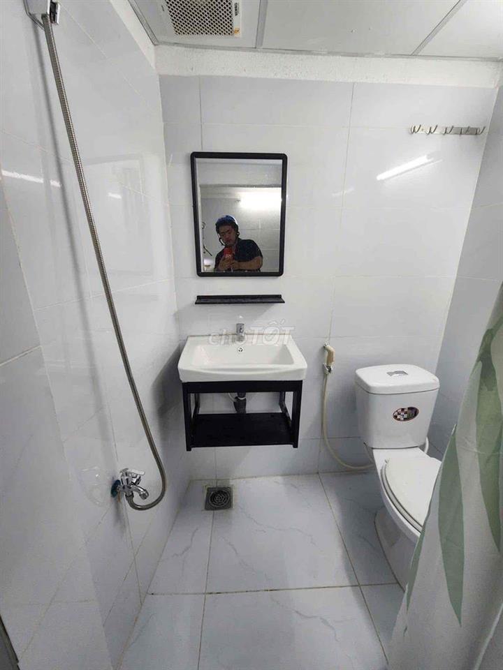 Nhượng phòng trọ 803 Huỳnh Tấn Phát  Do có việc cá nhân cần chuyển đi
