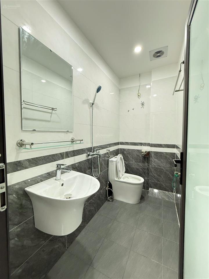 Bán nhà phố xốm  hà đông, gần đh đại nam, 53,1m2, thang máy, 8,3 tỷ, giảm sốc
