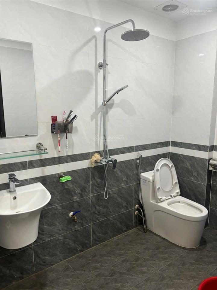 Cắt lỗ 2 tỷ, cc cần bán nhà ktt phân lô ba la, hà đông, 44m2, 8,5 tỷ, oto, thang máy