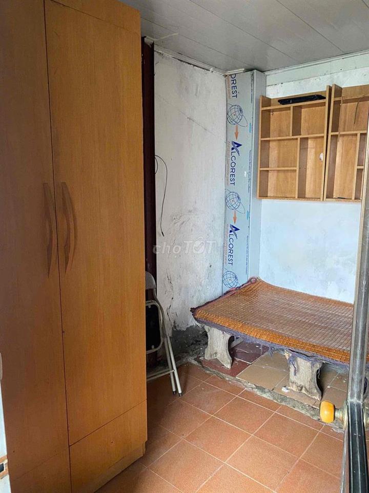 tầng 4 chung chủ phòng ngủ 10 m thoáng mát an niinh tốt