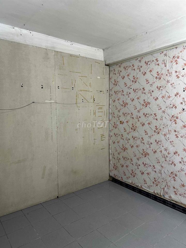 phòng trệt ( dưới đất ) 12m2 nhà đúc