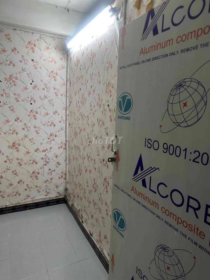 phòng trệt (dưới đất ) nhà đúc 12m2