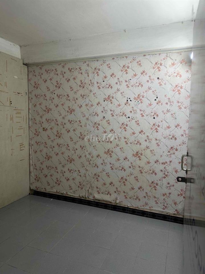 phòng trệt (dưới đất ) nhà đúc 12m2