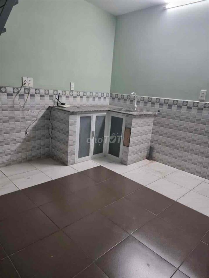 Phòng đối diện CVPM Quang Trung