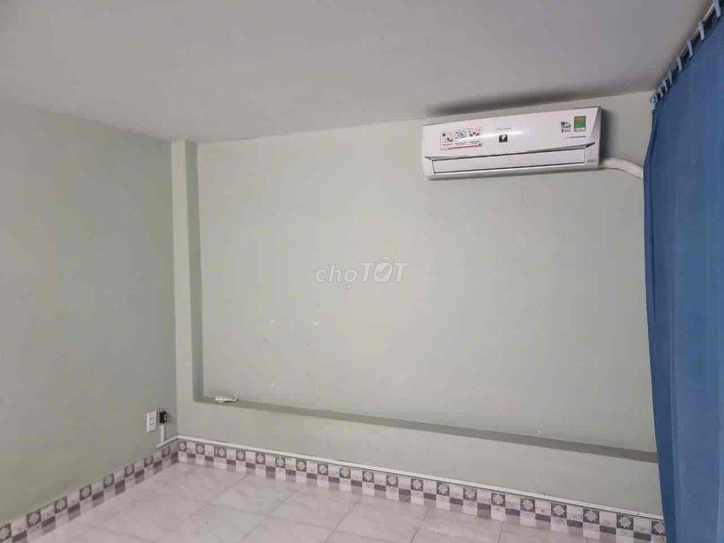 Phòng đối diện CVPM Quang Trung