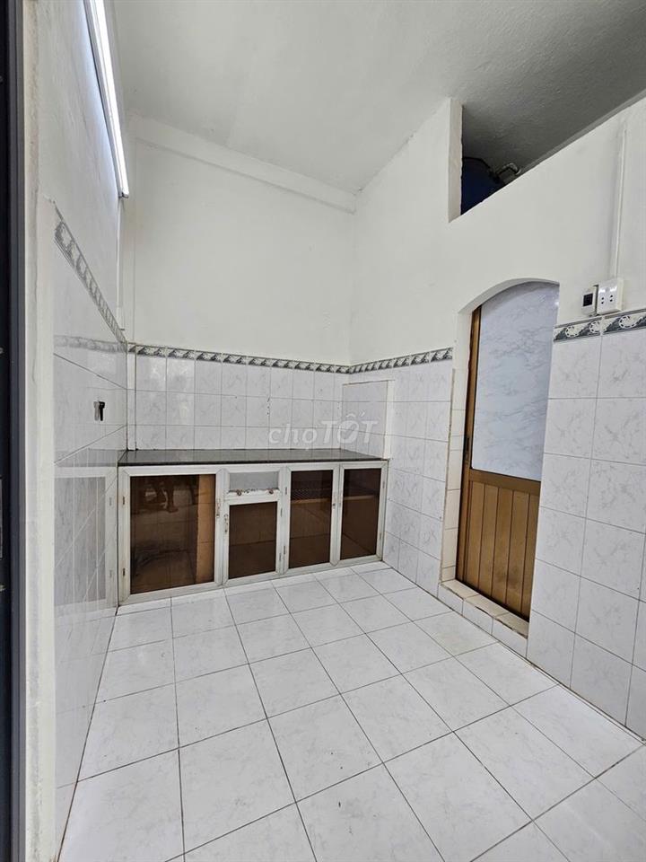 Bán căn hộ cc Chợ Quán, Trần Bình Trọng, Q5, giáp Đại lộ Võ Văn Kiệt