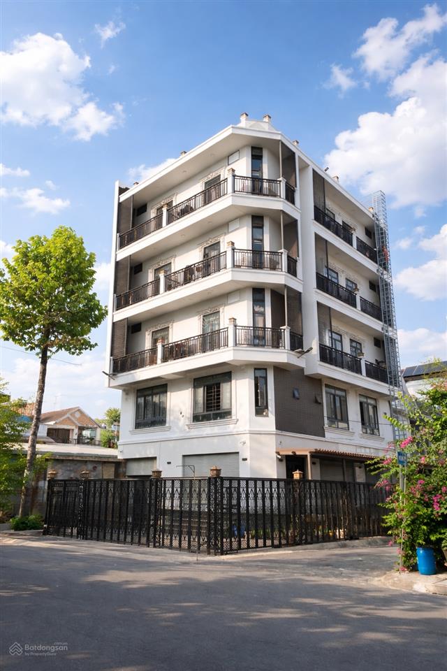 Phòng ngay 429 lê văn việt cửa sổ lớn, giá rẻ  gần kcnc full nội thất  hầm xe  tháng máy