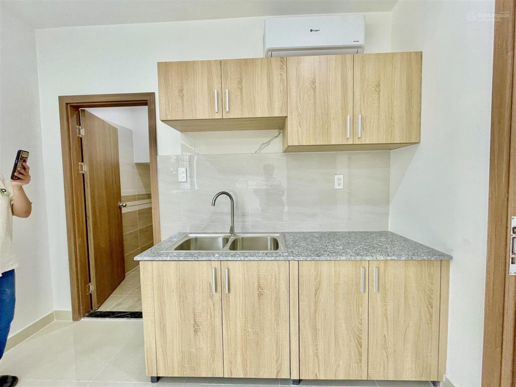 Phòng ngay 429 lê văn việt cửa sổ lớn, giá rẻ  gần kcnc full nội thất  hầm xe  tháng máy