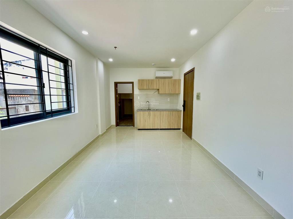 Phòng ngay 429 lê văn việt cửa sổ lớn, giá rẻ  gần kcnc full nội thất  hầm xe  tháng máy