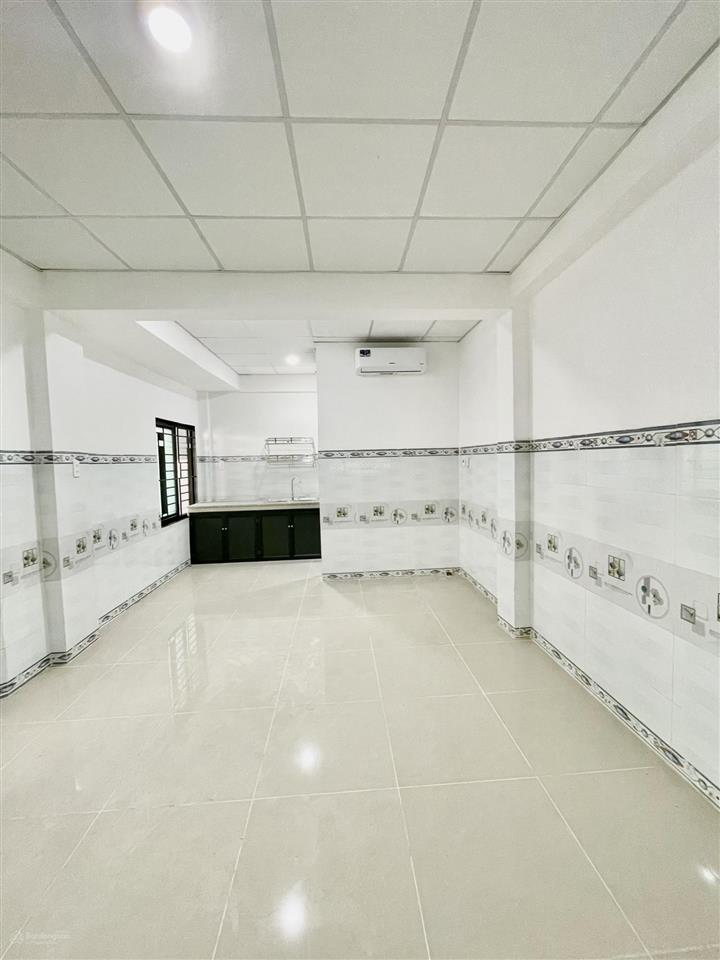 Cho thuê phòng máy lạnh cửa sổ lớn đỗ xuân hợp  cao đẳng kinh tế đối ngoại 35m2 cửa sổ lớn