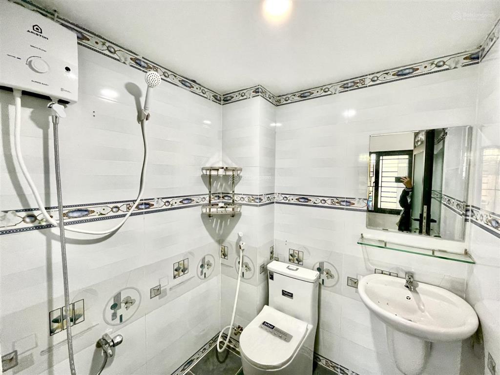 Cho thuê phòng máy lạnh cửa sổ lớn đỗ xuân hợp  cao đẳng kinh tế đối ngoại 35m2 cửa sổ lớn