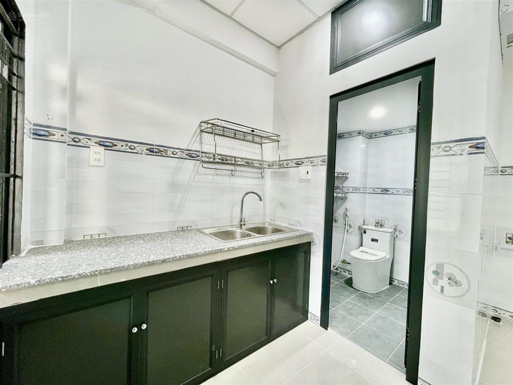 Cho thuê phòng máy lạnh cửa sổ lớn đỗ xuân hợp  cao đẳng kinh tế đối ngoại 35m2 cửa sổ lớn