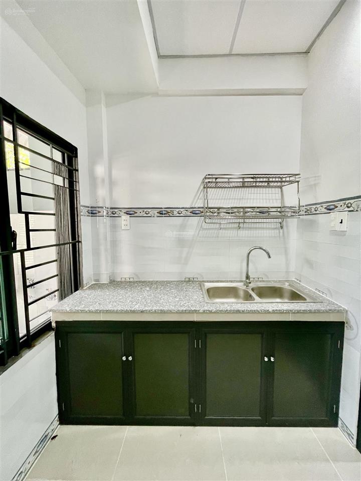Cho thuê phòng máy lạnh cửa sổ lớn đỗ xuân hợp  cao đẳng kinh tế đối ngoại 35m2 cửa sổ lớn