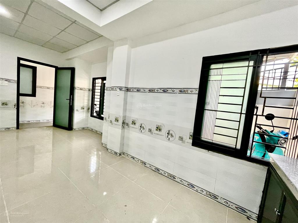 Cho thuê phòng máy lạnh cửa sổ lớn đỗ xuân hợp  cao đẳng kinh tế đối ngoại 35m2 cửa sổ lớn