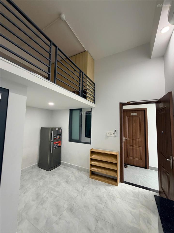 Căn hộ có gác, cửa sổ ngoài cực thoáng ngay lê văn việt, sát vách khu cnc