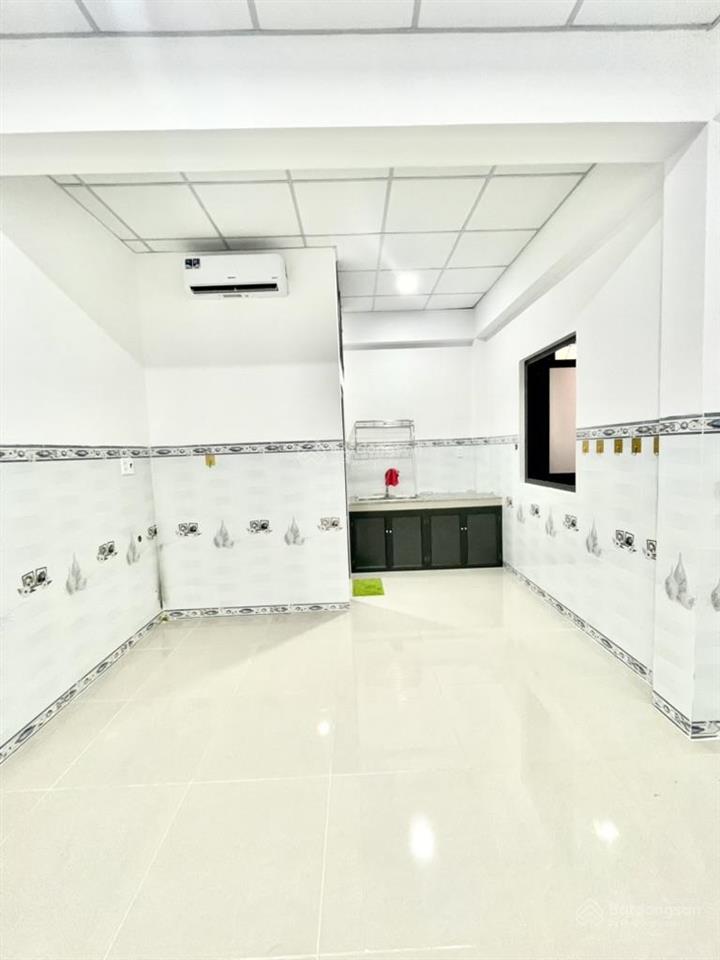 Phòng studio có máy lạnh ngay cđ kinh tế đối ngoại chỉ 3p đến trường