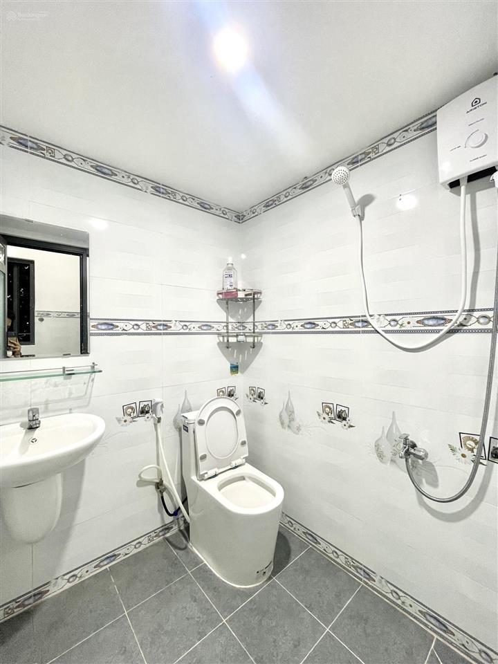 Phòng studio có máy lạnh ngay cđ kinh tế đối ngoại chỉ 3p đến trường