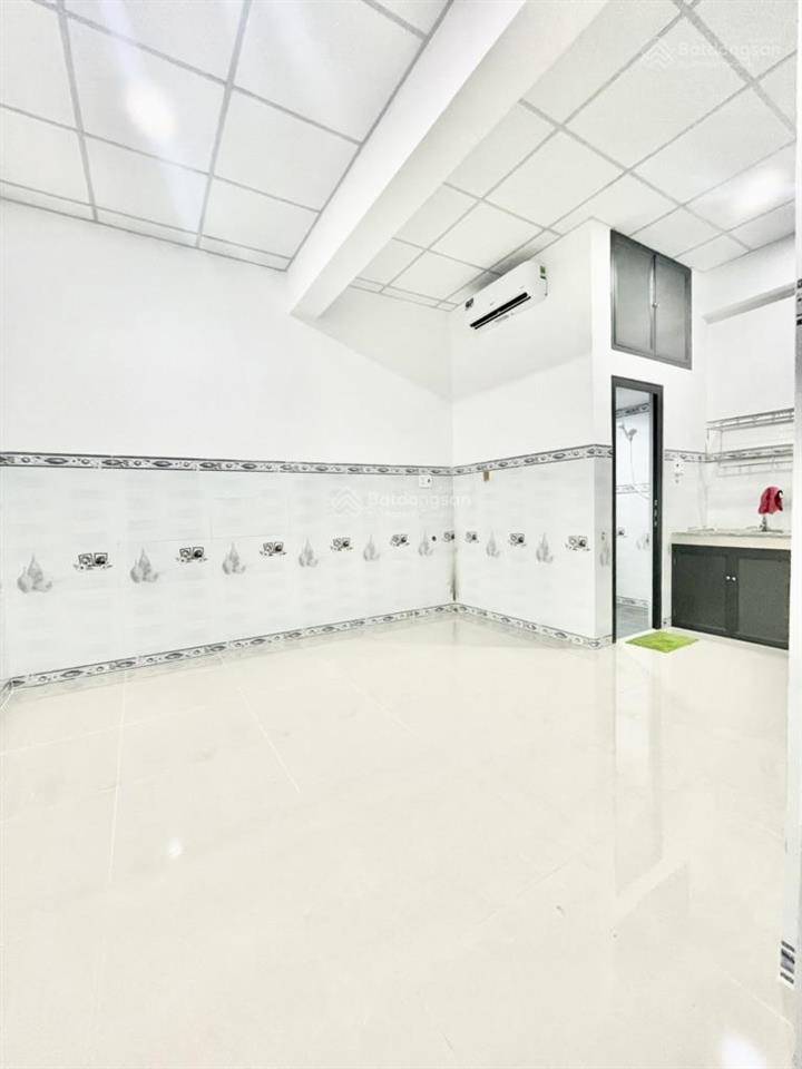 Phòng studio có máy lạnh ngay cđ kinh tế đối ngoại chỉ 3p đến trường