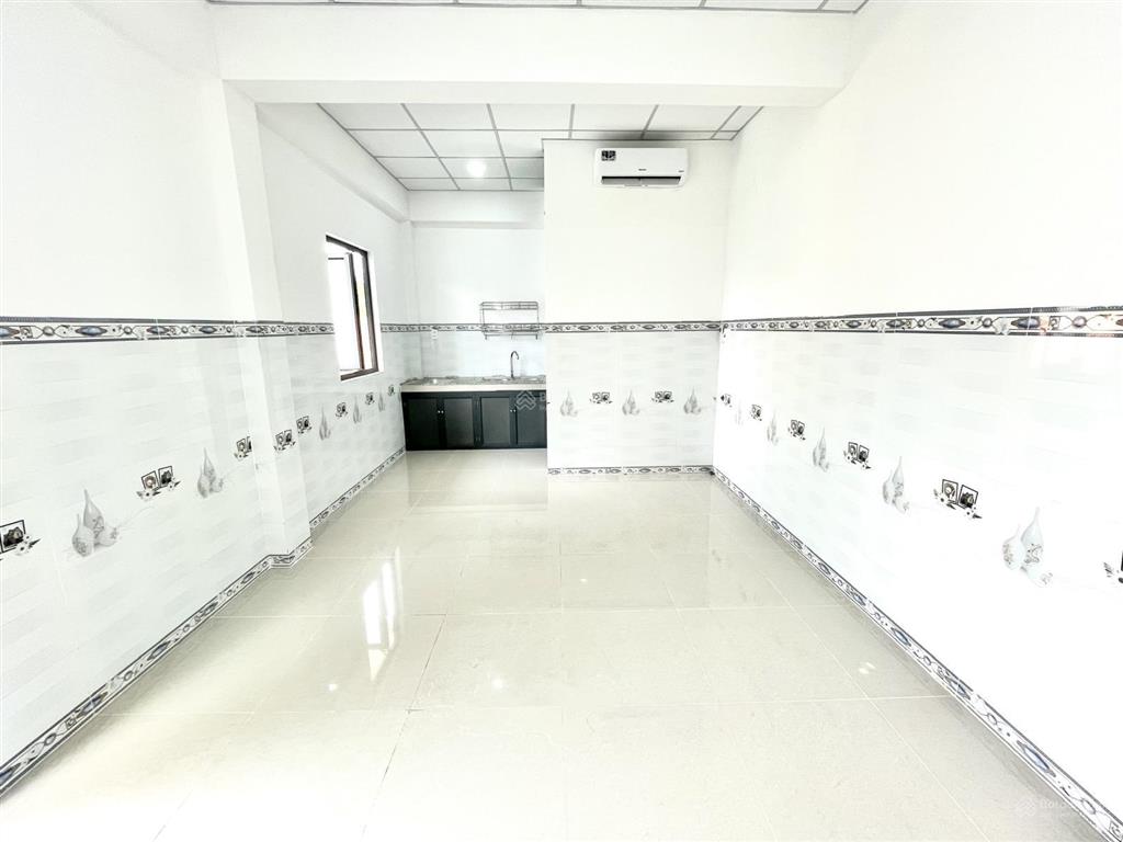 Studio ban công, máy lạnh  gần trường cđ kinh tế đối ngoại  phụ huynh an tâm