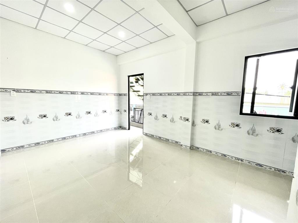 Studio ban công, máy lạnh  gần trường cđ kinh tế đối ngoại  phụ huynh an tâm