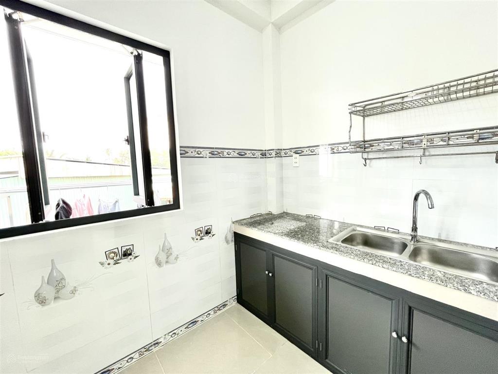 Studio ban công, máy lạnh  gần trường cđ kinh tế đối ngoại  phụ huynh an tâm