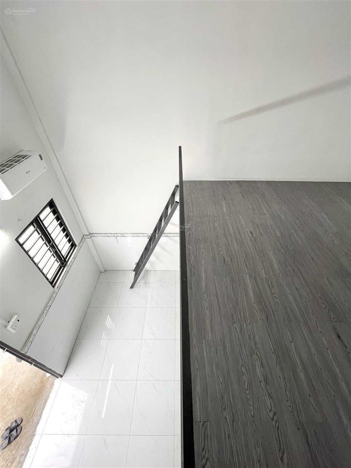 Phòng có gác  máy lạnh ngay đỗ xuân hợp, cđ kinh tế đối ngoại, công thương, đh văn hóa  5p đi học