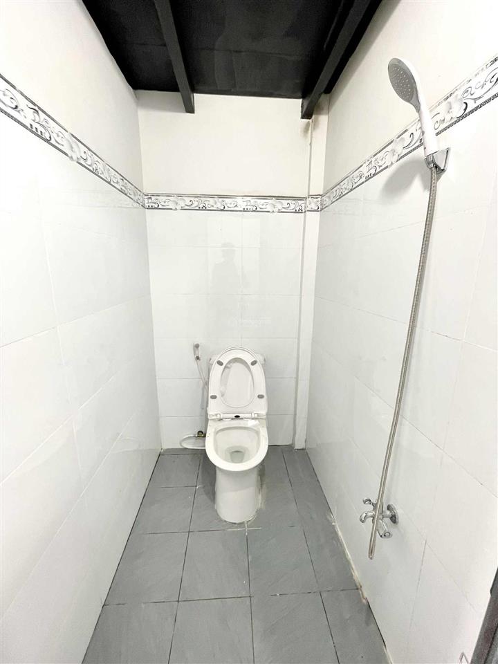 Phòng có gác  máy lạnh ngay đỗ xuân hợp, cđ kinh tế đối ngoại, công thương, đh văn hóa  5p đi học