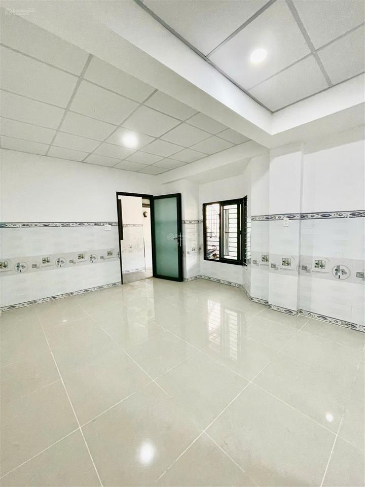 Phòng có máy lạnh ngay đỗ xuân hợp, cđ kinh tế đối ngoại, đi bộ 3p đến trường
