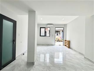 Kiot mặt tiền đường  phòng riêng tư, có cửa sổ lớn sát vách khu cnc