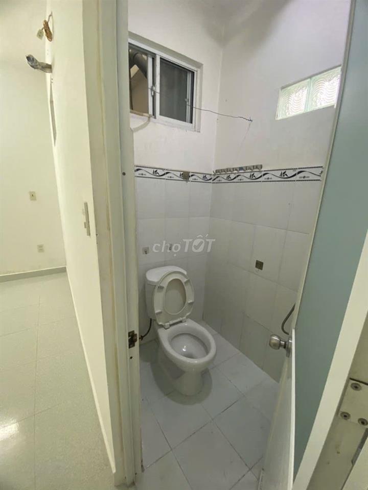PHÒNG TRỌ NGAY SAU LƯNG SIÊU THỊ EMART PHAN HUY ÍCH GÒ VẤP