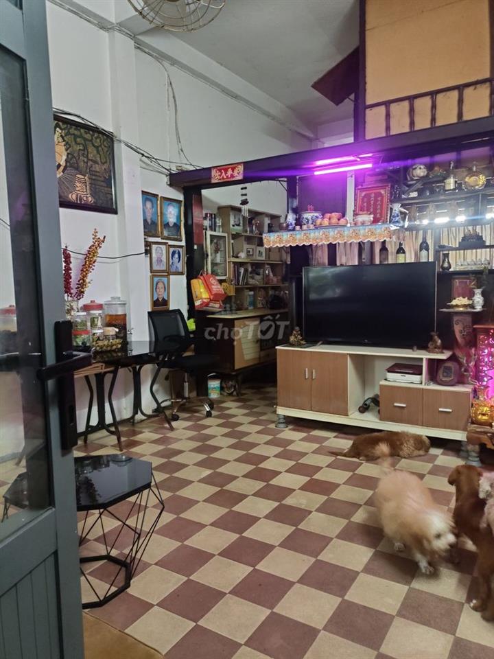 CĂN HỘ CHUNG CƯ CHỢ LỚN