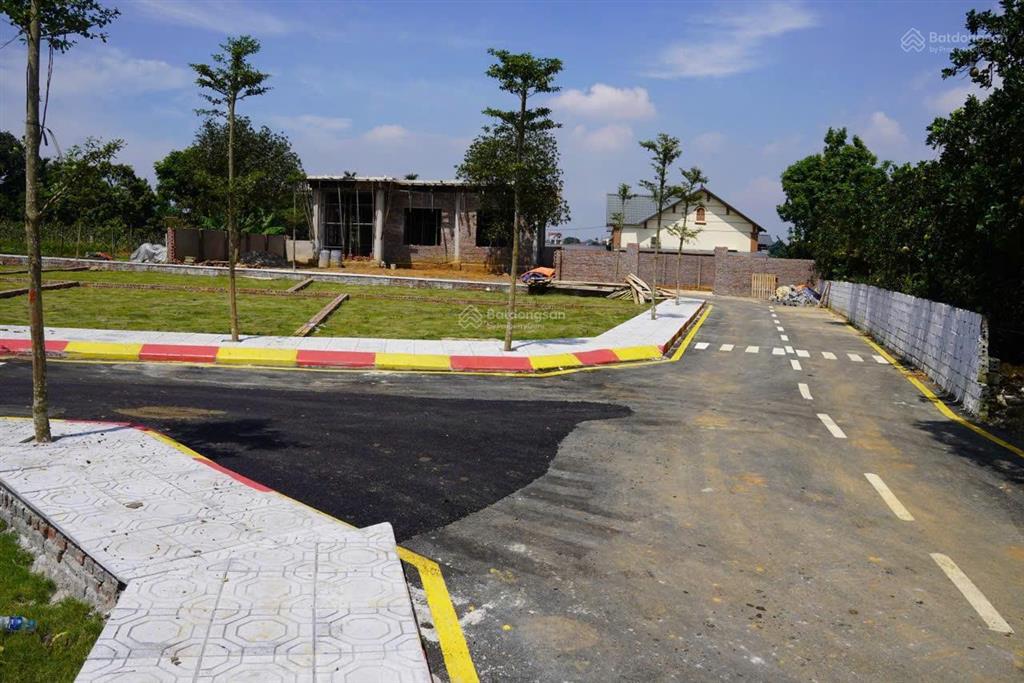 Giá chỉ 2.8 tỷ, đất đô thị hòa lạc, gần đhqc và fpt, diện tích 100m², mặt tiền 7m