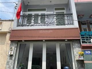 Nhà phía sau bệnh viện quận 12 nhà đẹp có sẵn nội thất cơ bản, 55m2 đang cho thuê 8tr sổ sẵn