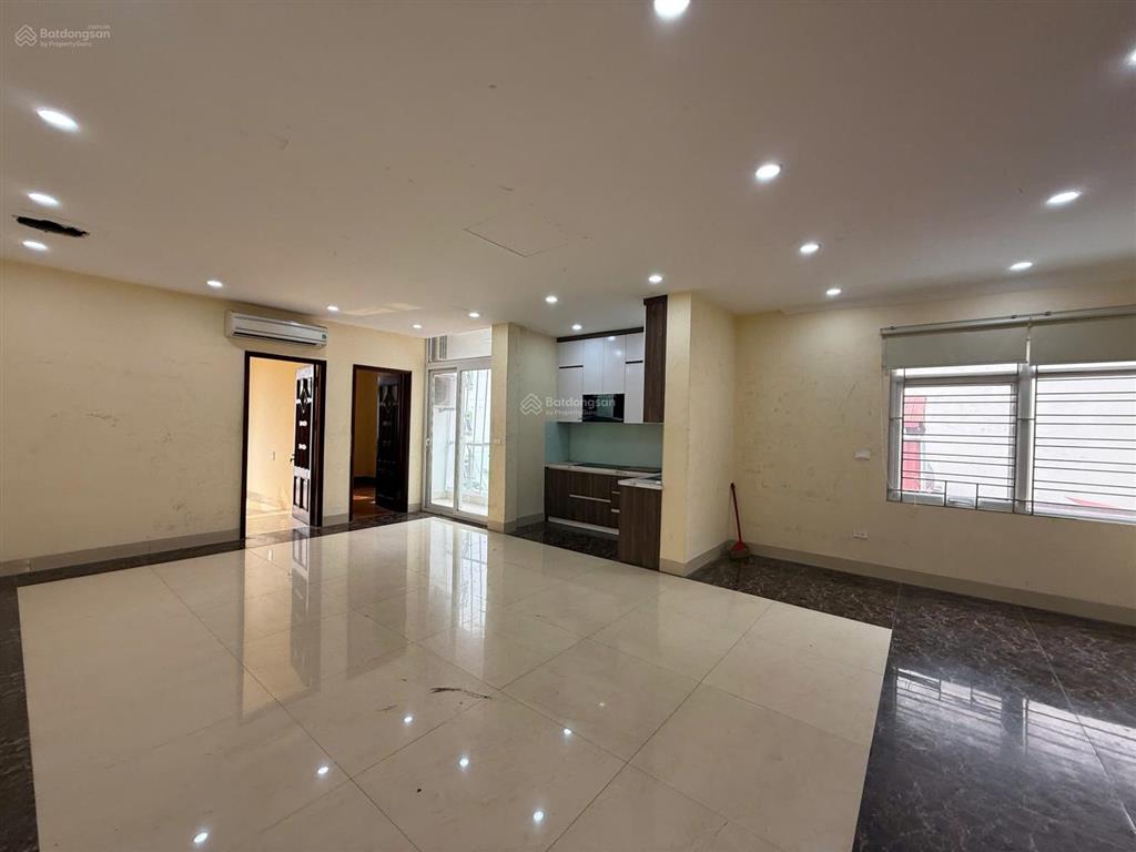 Cho thuê nhà mp phạm tuấn tài  cầu giấy, 80m2 x 5 tầng, lô góc mt6m, thông sàn, thang máy,...