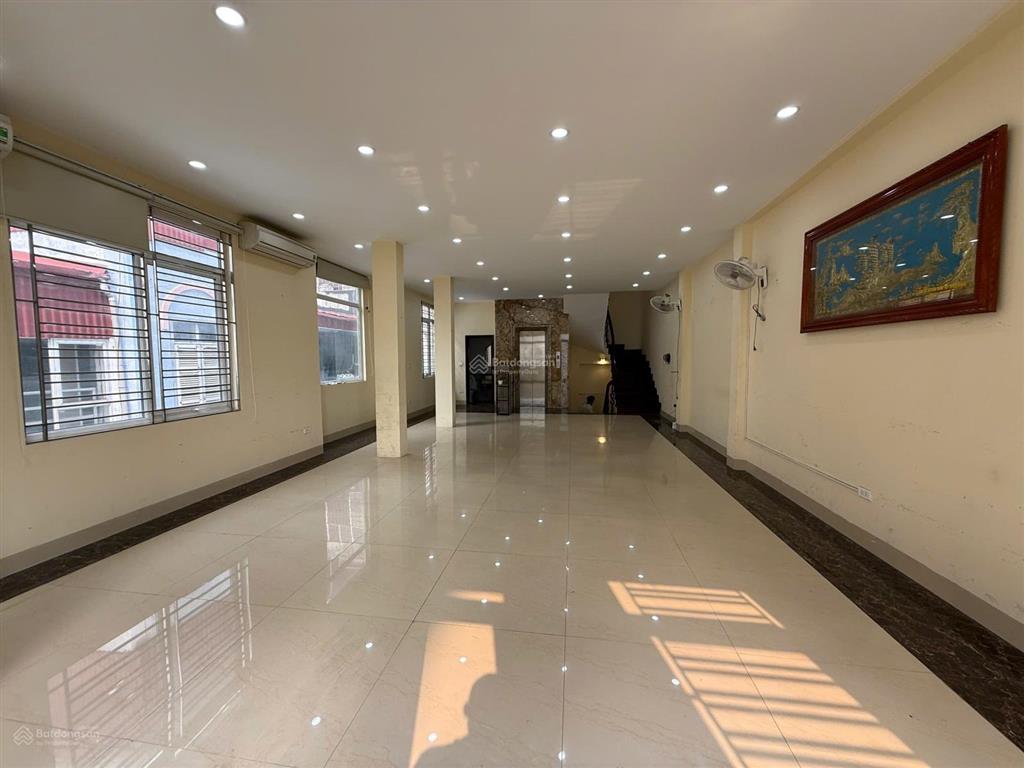 Cho thuê nhà mp phạm tuấn tài  cầu giấy, 80m2 x 5 tầng, lô góc mt6m, thông sàn, thang máy,...