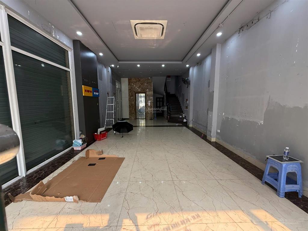 Cho thuê nhà mp phạm tuấn tài  cầu giấy, 80m2 x 5 tầng, lô góc mt6m, thông sàn, thang máy,...