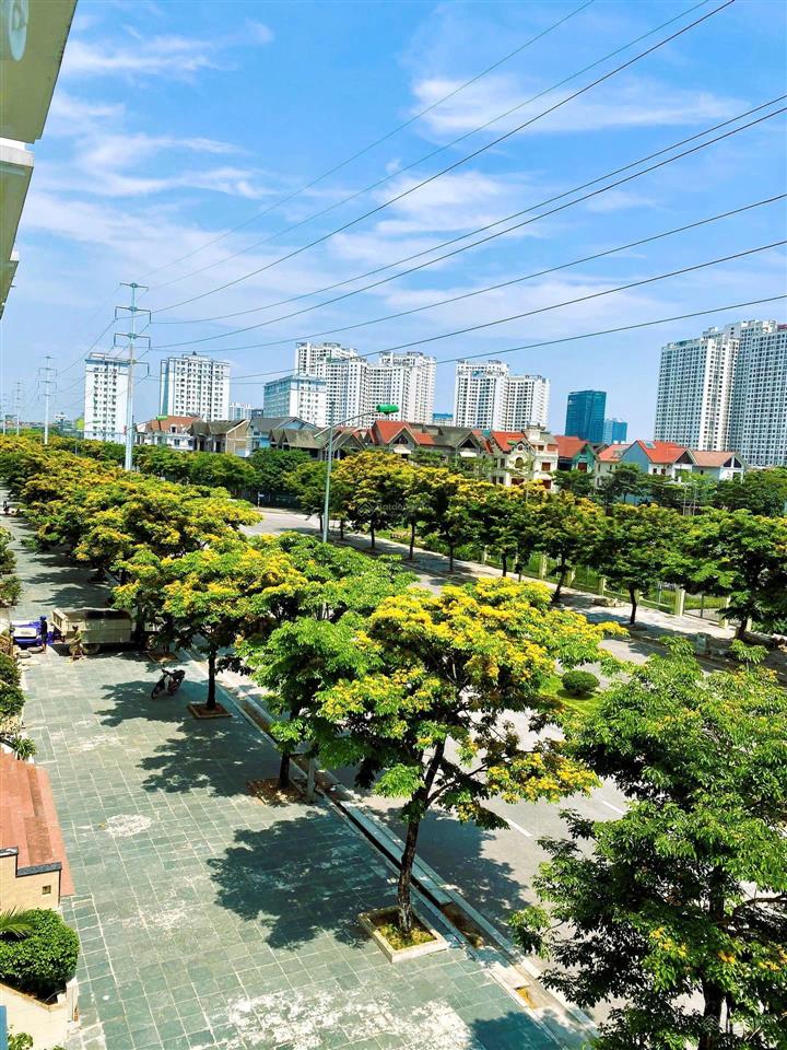 Cho thuê lk thành phố giao lưu  btl, 300m2 x 5tầng, 2hầm, mt 15m, thông sàn, 2 thang máy, pccc