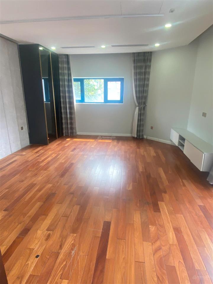 Cho thuê nhà tố hữu  vạn phúc  hà đông. 110m2 x 6t, 1 tum, lô góc mt 20m, chia phòng, thang máy