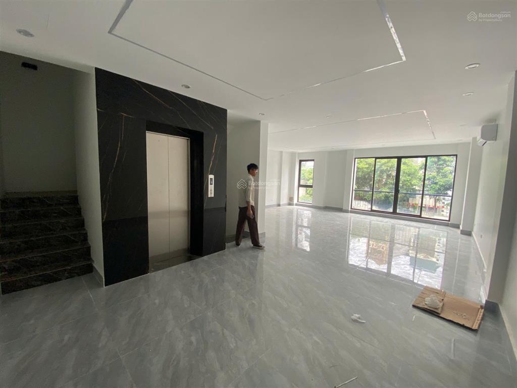 Cho thuê nhà phố nguyễn tuân  thanh xuân, 80m2 x 5 tầng, 1 tum, mt 5m, thông sàn, thang máy