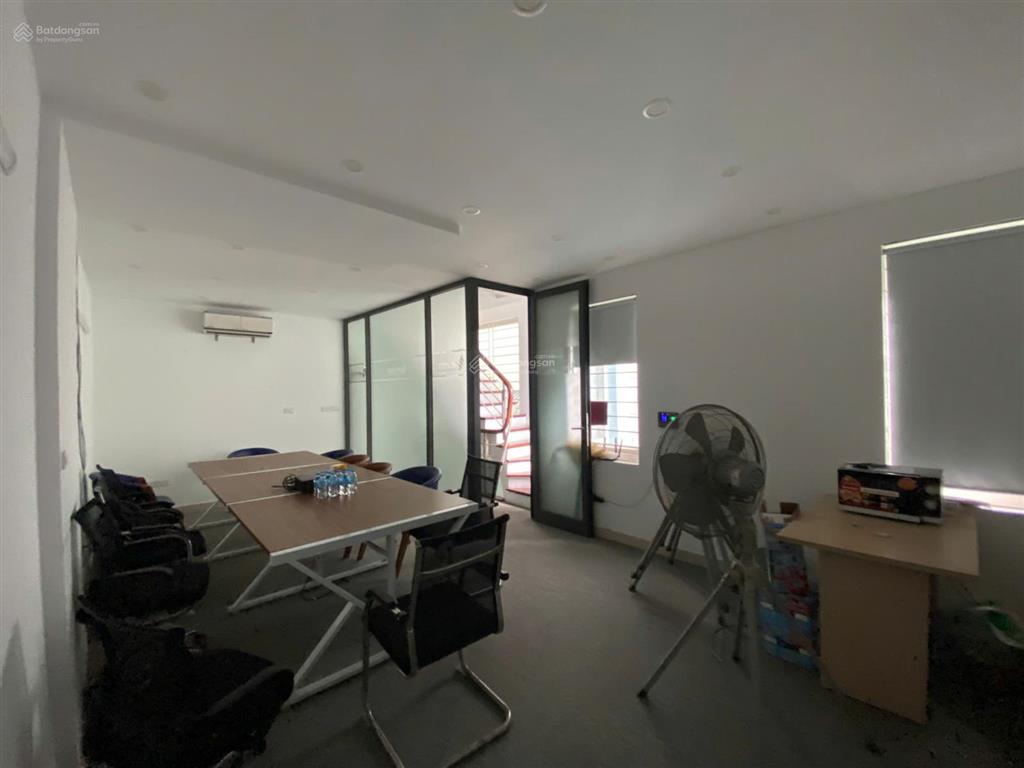 Nhà phố trần kim xuyến  cầu giấy, 75m2 đất, xd55m2 x 4t, 1 hầm, mt 7m, ô tô xe máy đỗ thoải mái.