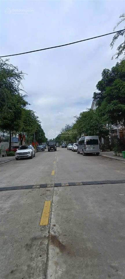 Cho thuê bt geleximco  lê trọng tấn  hà đông. 200m2 x 4 tầng, mt10m. thông sàn, thang máy, pccc