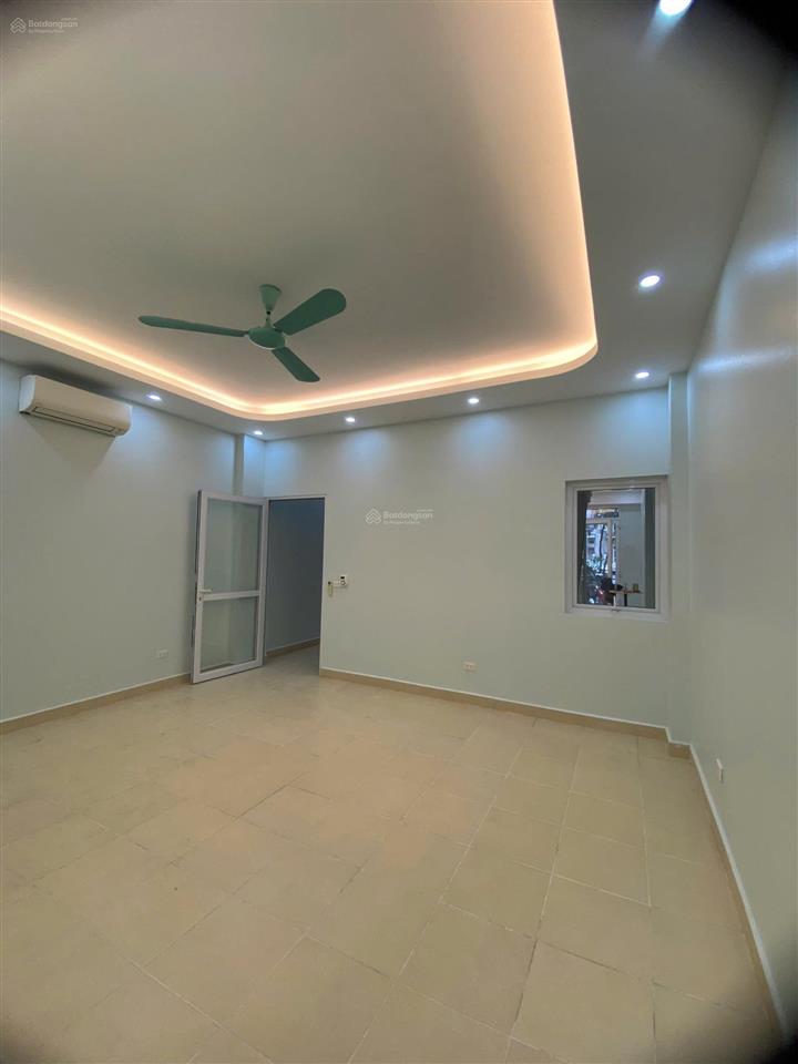 Cho thuê nhà nguyễn tuân  thanh xuân, 70m2 x 6t, mt 5m, chia 2 phòng/tầng, thang máy, đh, nl