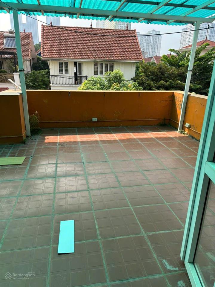 Biệt thự làng việt kiều  nguyễn văn lộc, 250m2 đất, xd180m2 x 3 tầng, mt15m chia phòng, đủ đh...
