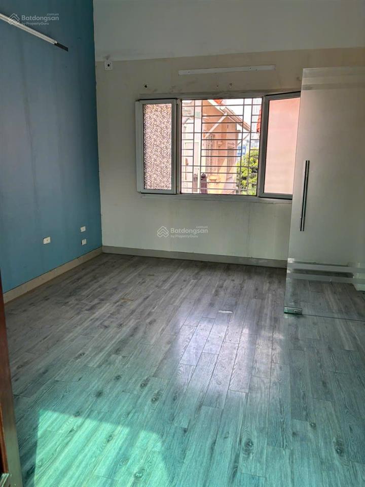 Biệt thự làng việt kiều  nguyễn văn lộc, 250m2 đất, xd180m2 x 3 tầng, mt15m chia phòng, đủ đh...