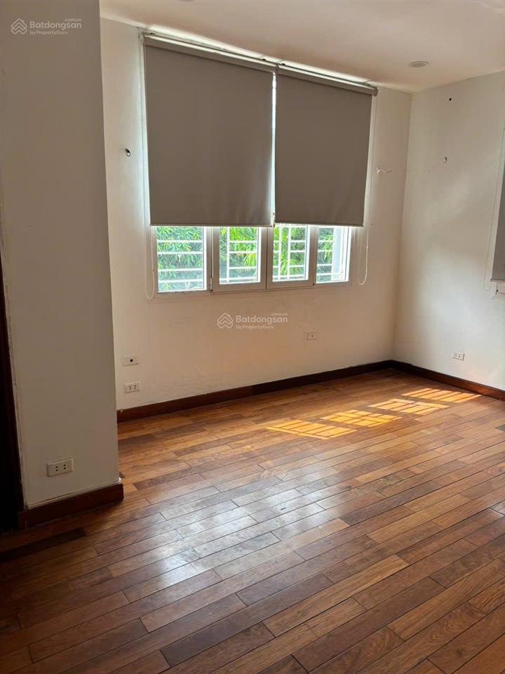 Biệt thự làng việt kiều  nguyễn văn lộc, 250m2 đất, xd180m2 x 3 tầng, mt15m chia phòng, đủ đh...