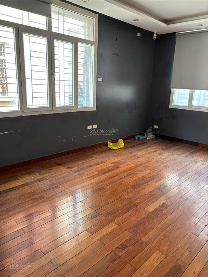 Biệt thự làng việt kiều  nguyễn văn lộc, 250m2 đất, xd180m2 x 3 tầng, mt15m chia phòng, đủ đh...