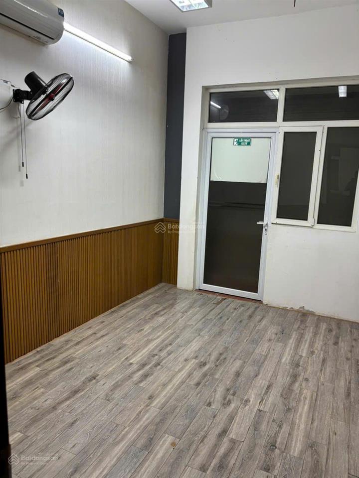 Biệt thự làng việt kiều  nguyễn văn lộc, 250m2 đất, xd180m2 x 3 tầng, mt15m chia phòng, đủ đh...