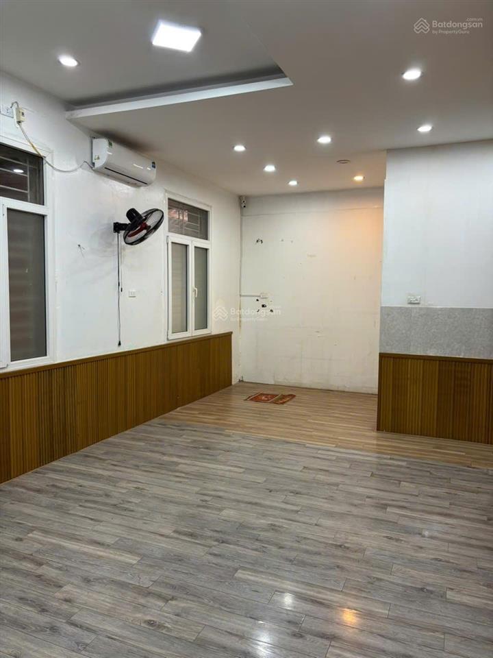 Biệt thự làng việt kiều  nguyễn văn lộc, 250m2 đất, xd180m2 x 3 tầng, mt15m chia phòng, đủ đh...