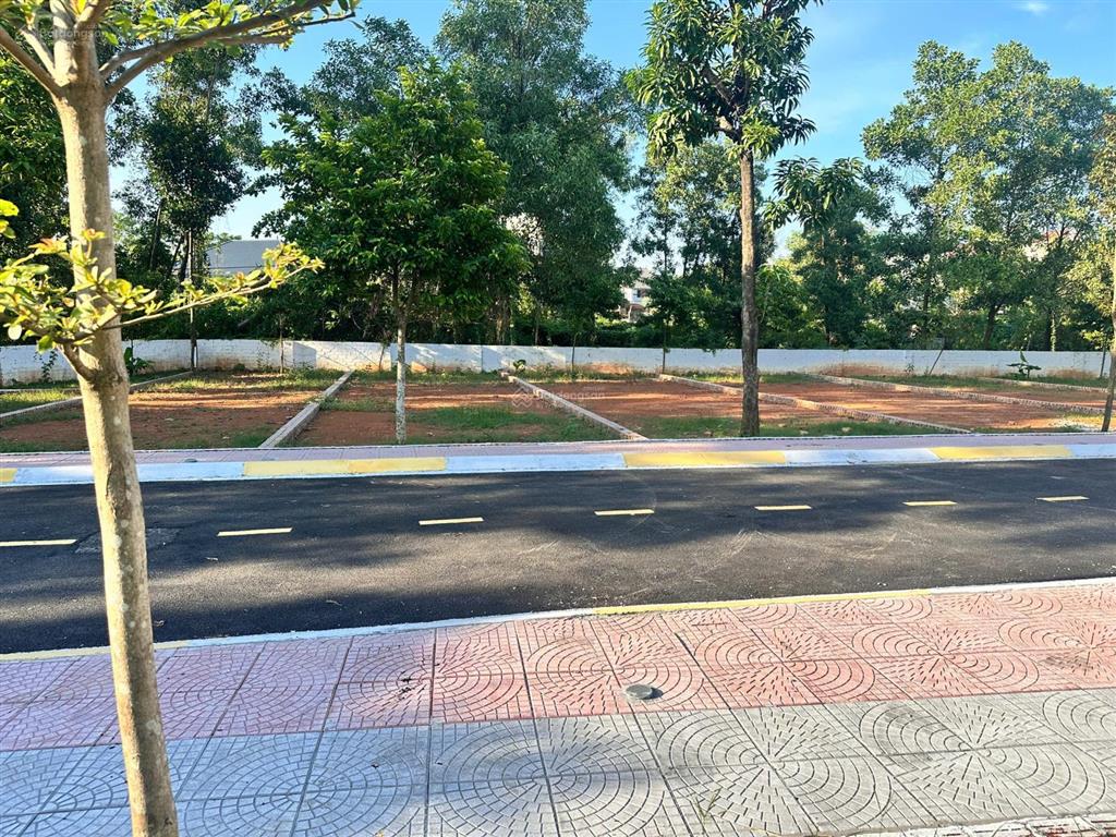 Cần bán 100m² mt 6m hoà lạc kinh doanh ngay sát trường fpt ô tô tránh 2,5 tỷ